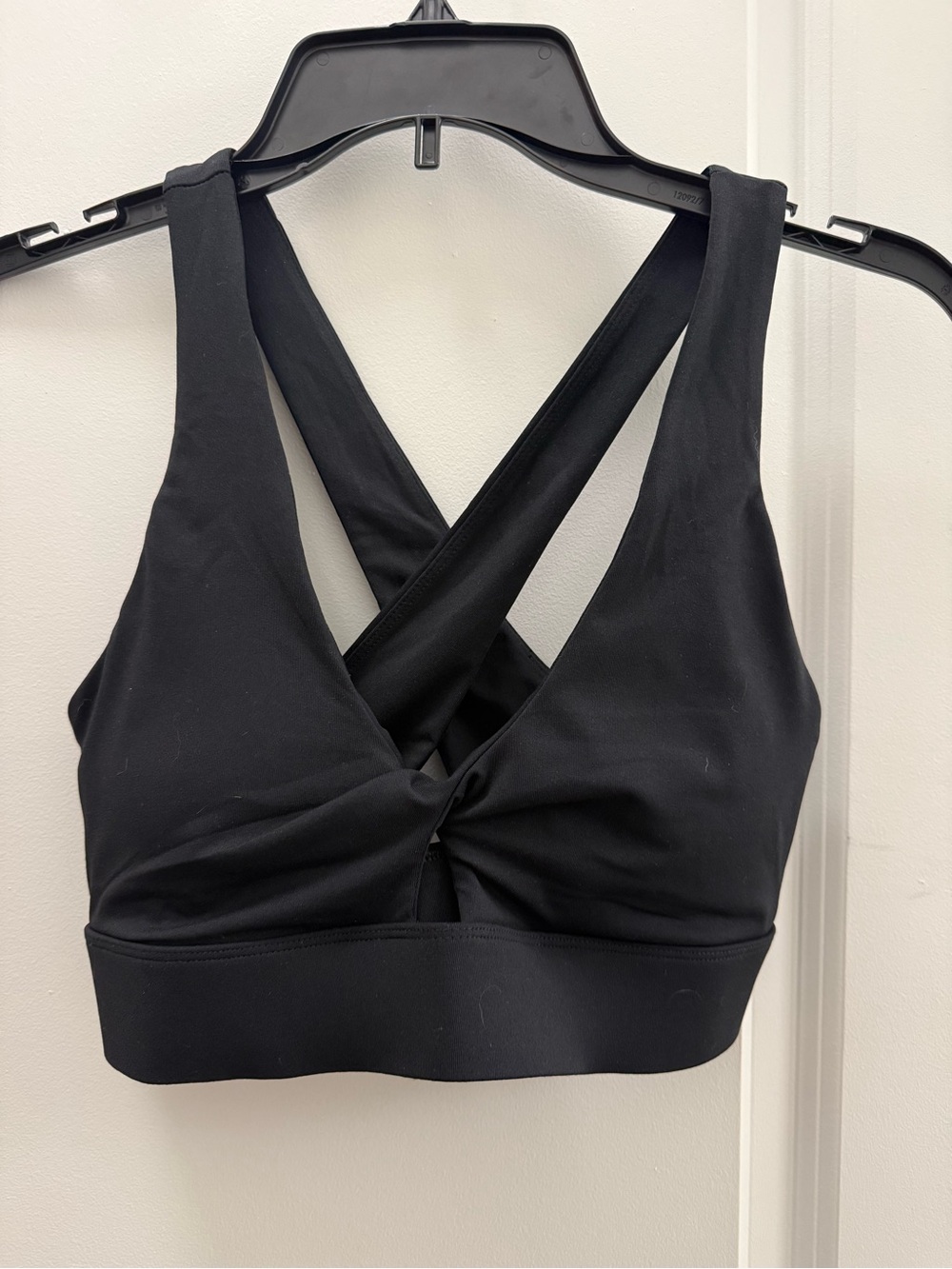 Fabletics Black Twist-Front Crossback Sports Bralette